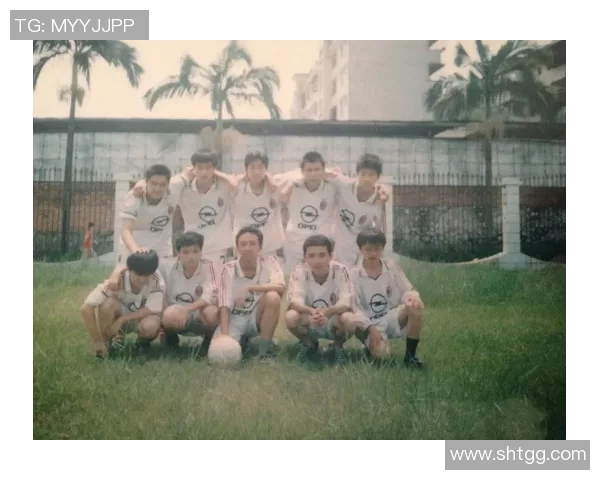 80后足球巨星风采回顾：百大球星经典瞬间与时代记忆